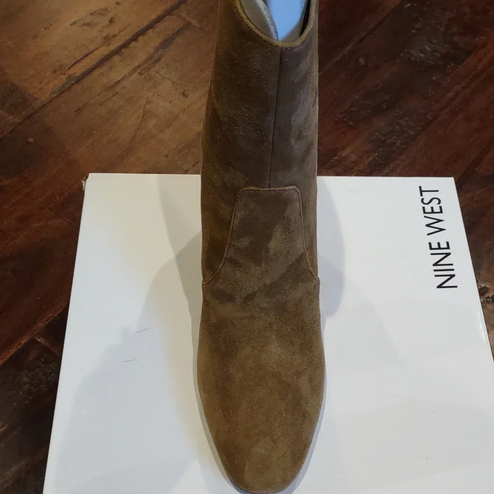 Nine West Brown suede leather boots, new